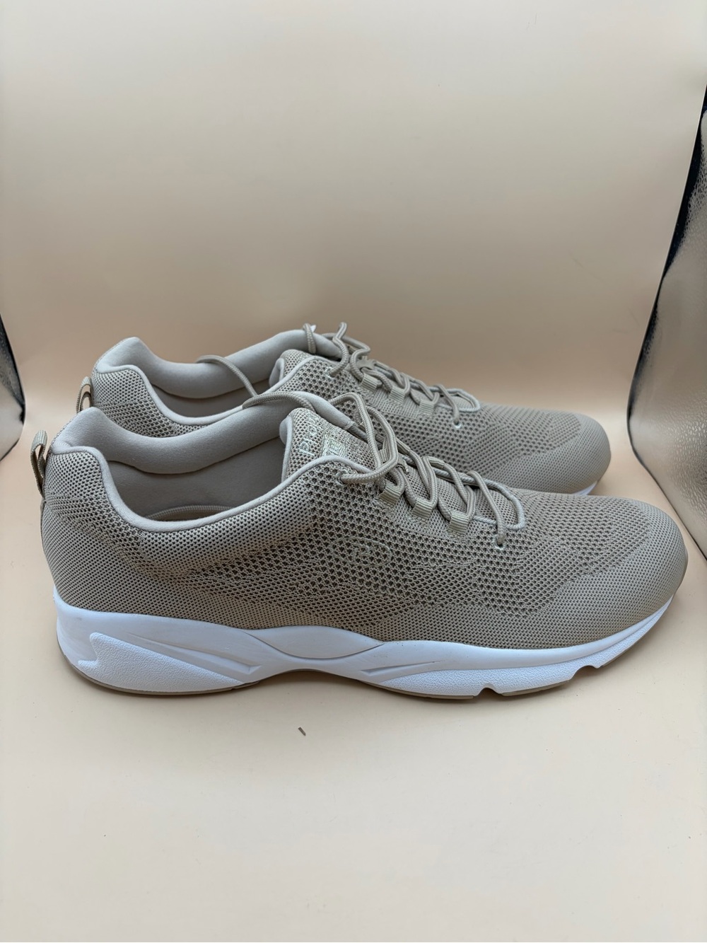 Propet Men's Size 16 Knit Lace-Up Sneaker - Taupe